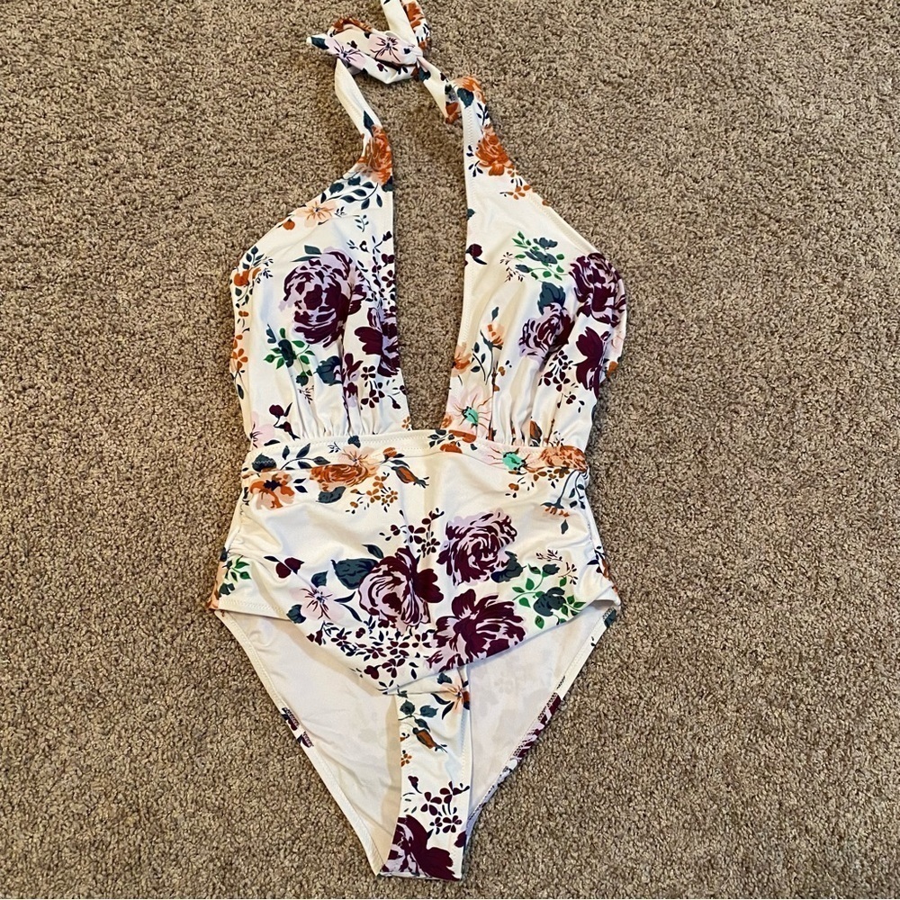Cupshe Floral Plunge One-Piece Swimsuit